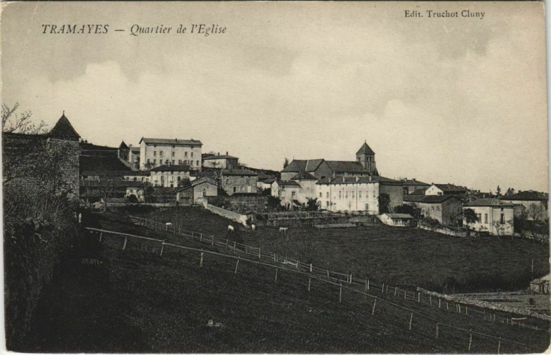 Carte postale ancienne Tramayas Quartier de L'Eglise