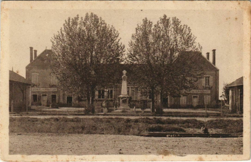 Carte postale ancienne Damerey - Ecole et Monument à Damerey
