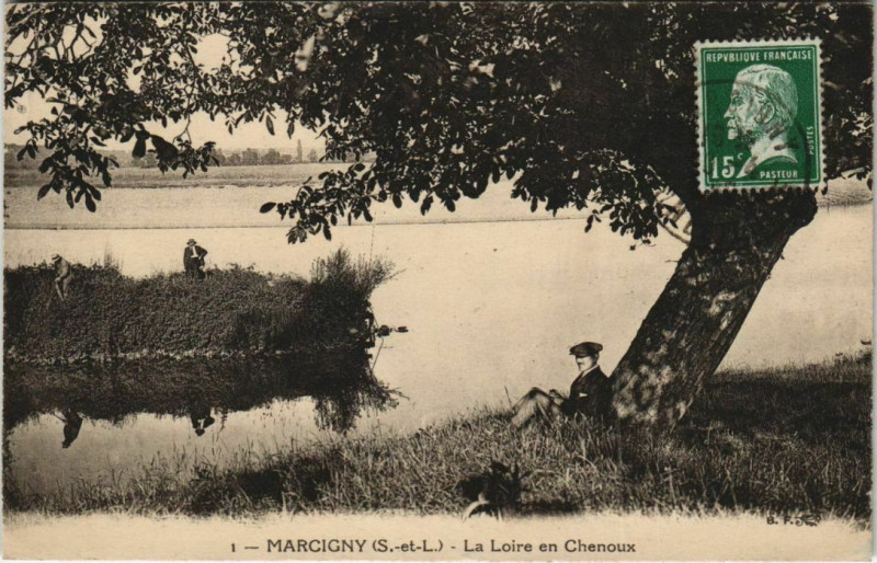 Carte postale ancienne Marcigny - La Loire en Chenoux à Marcigny