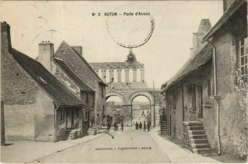 Carte postale ancienne Autun - Porte d'Arroux à Autun