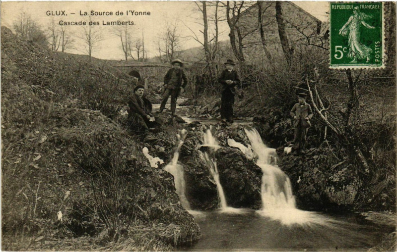 Carte postale ancienne Glux La Source de l'Yonne France à Lux