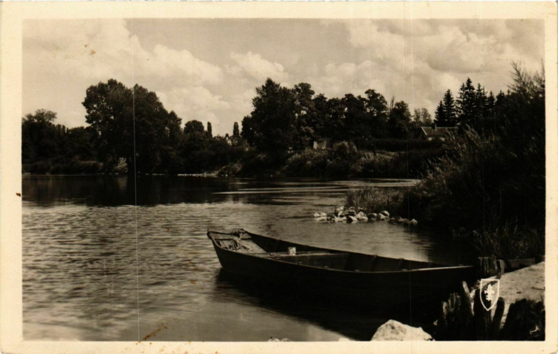 Carte postale ancienne Bourbon-Lancy Bords de Loire France à Bourbon-Lancy