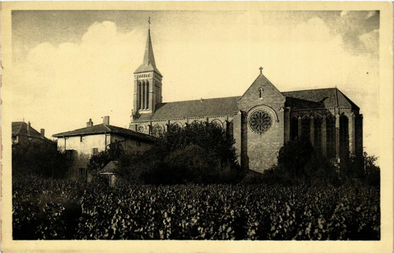 Carte postale ancienne La Chapelle de Guinchay L'Eglise France à La Chapelle-de-Guinchay