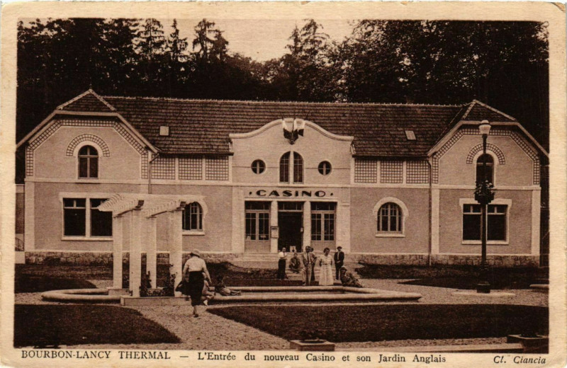 Carte postale ancienne Bourbon-Lancy L'Entree du Nouveau Casino France à Bourbon-Lancy