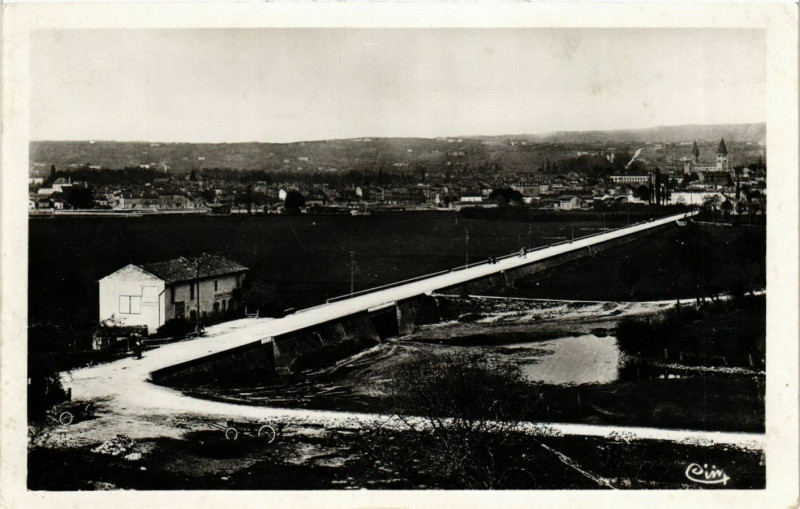 Carte postale ancienne Tournus La Levee France à Tournus