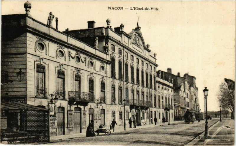 Carte postale ancienne Macon L'Hotel de Ville France à Mâcon