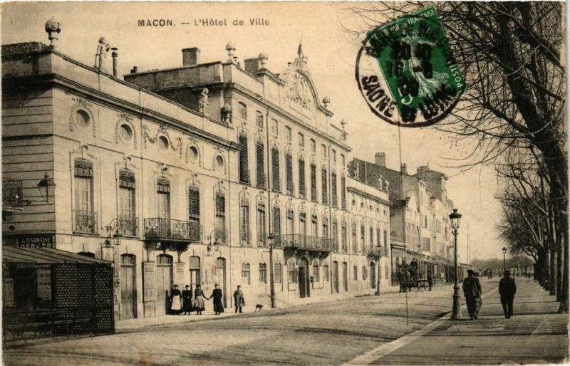 Carte postale ancienne Macon L'Hotel de Ville France à Mâcon