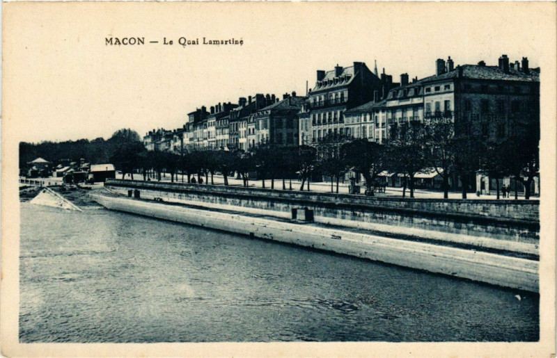 Carte postale ancienne Macon Le Quai Lamartine France à Mâcon