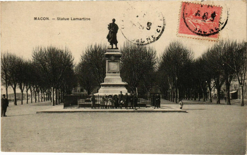 Carte postale ancienne Macon Statue Lamartine France à Mâcon