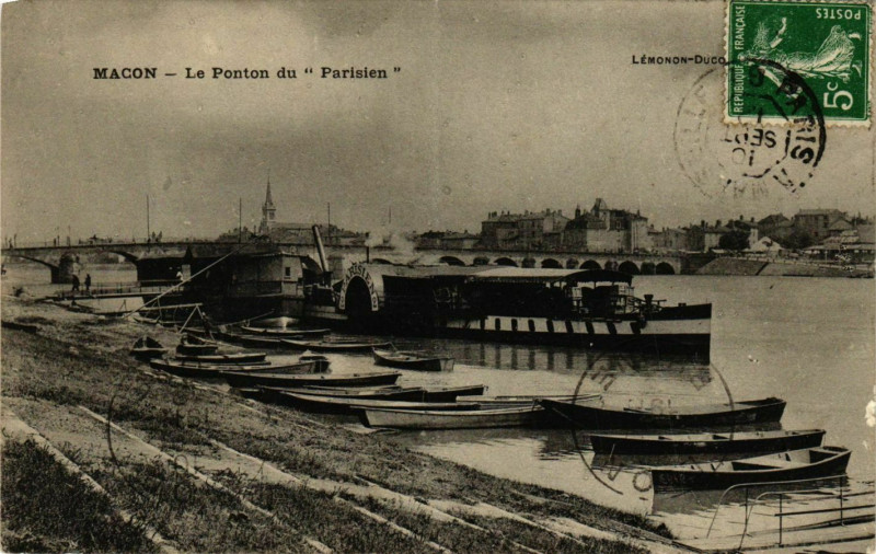 Carte postale ancienne Macon Le Ponton du Parisien France à Mâcon