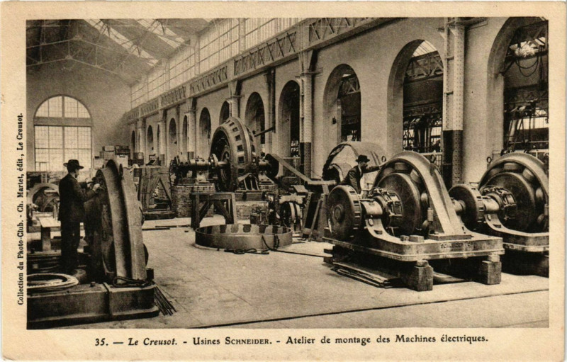Carte postale ancienne Le Creusot Atelier de montage des Machines France au Creusot