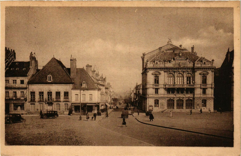 Carte postale ancienne Autun Place du Champ de Mars France à Autun