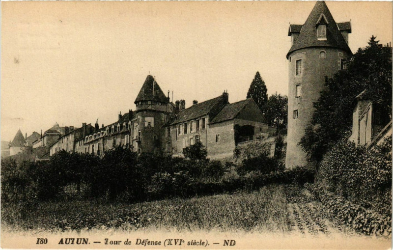Carte postale ancienne Autun Tour de Defense France à Autun
