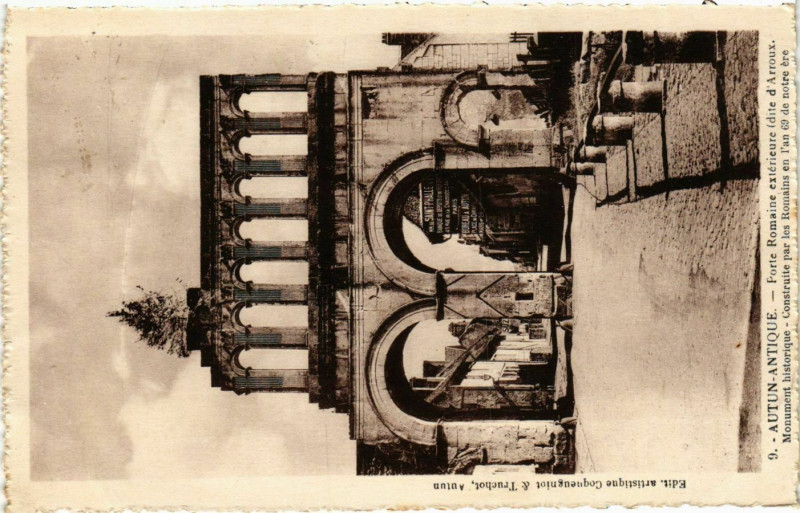 Carte postale ancienne Autun Porte Romaine exterieure France à Autun