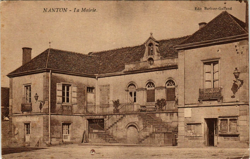 Carte postale ancienne Nanton La Mairie France à Nanton