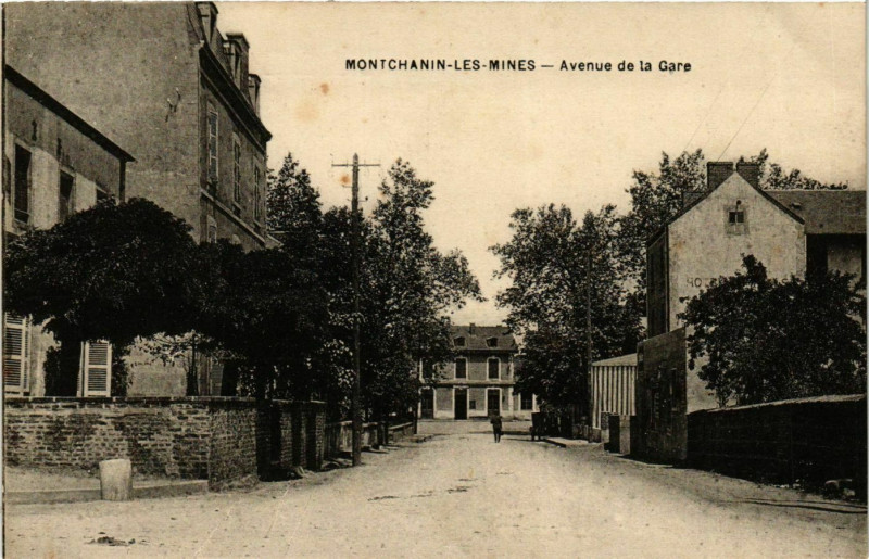 Carte postale ancienne Montchanin les Mines Avenue de la Gare France à Montchanin