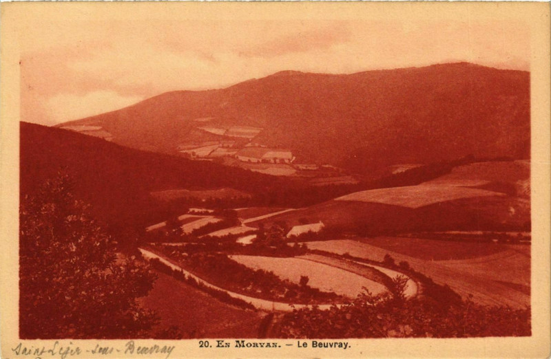 Carte postale ancienne En Morvan Le Beuvray France