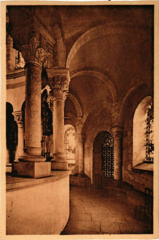 Carte postale ancienne Tournus Eglise St.Philibert France à Tournus