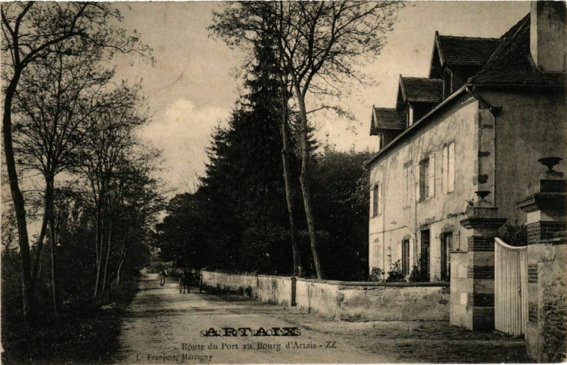 Carte postale ancienne Artaix Route du Port au Bourg d'Artais France à Artaix