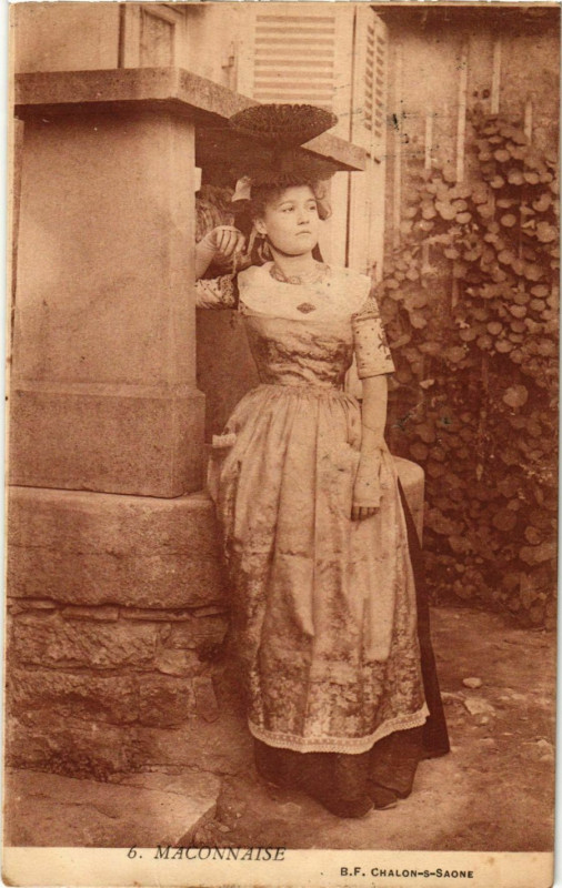Carte postale ancienne Macon Maconnaise France à Mâcon