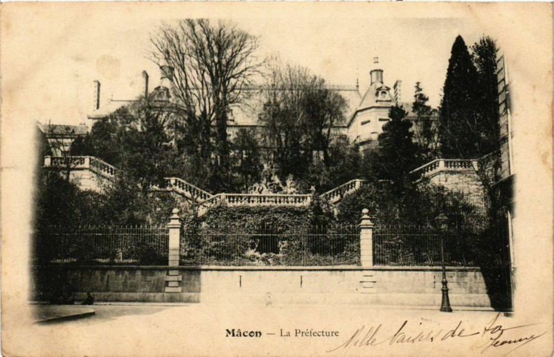 Carte postale ancienne Macon La Prefecture France à Mâcon