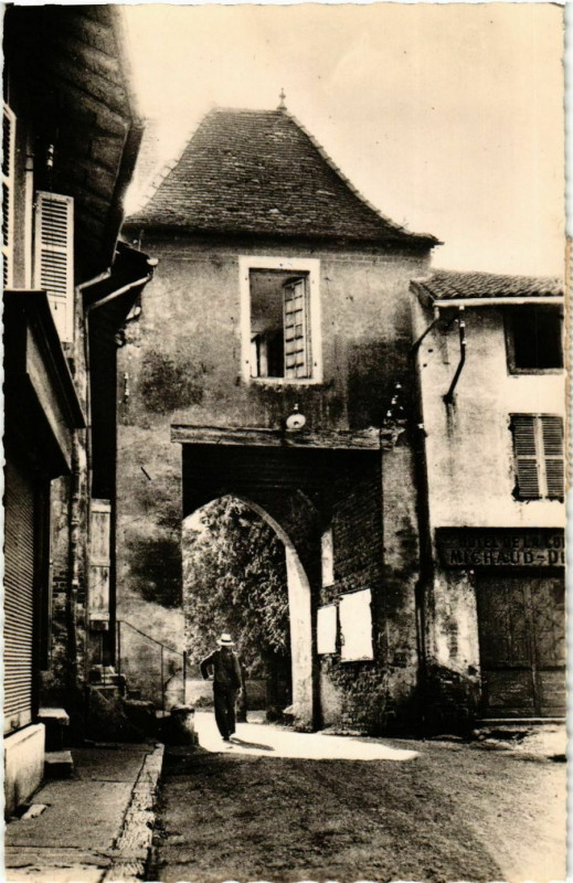 Carte postale ancienne Romenay Porte de Ville France à Romenay