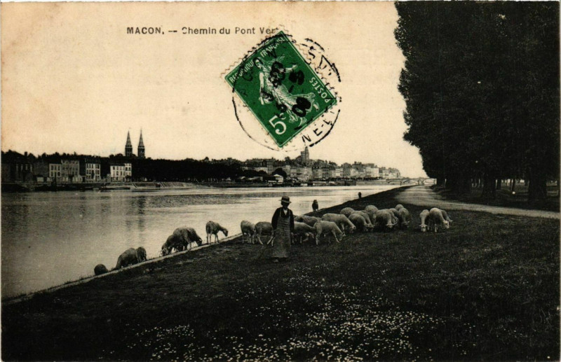 Carte postale ancienne Macon Chemin du Pont V. France à Mâcon