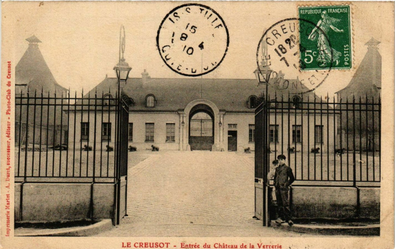 Carte postale ancienne Le Creusot Entree du Chateau de la Verrerie France à Château