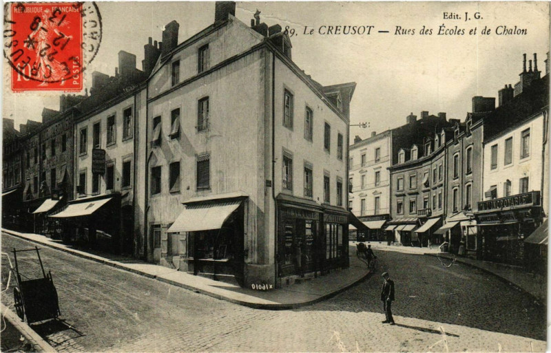 Carte postale ancienne Le Creusot Rues des Ecoles et de Chalon France au Creusot