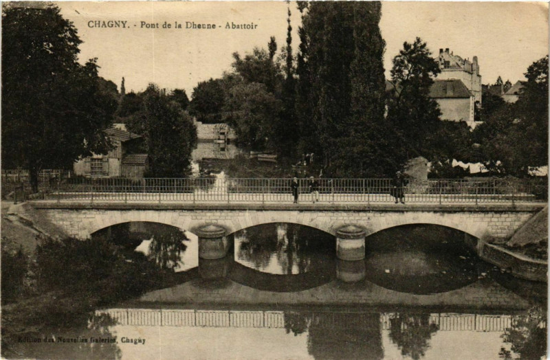 Carte postale ancienne Chagny Pont de la Dheune-Abattoir France à Chagny