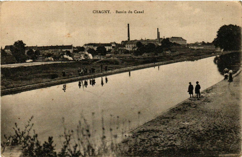 Carte postale ancienne Chagny Bassin du Canal France à Chagny