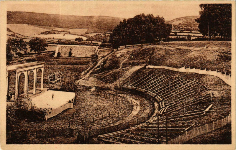 Carte postale ancienne Autun Theatre Romain France à Autun