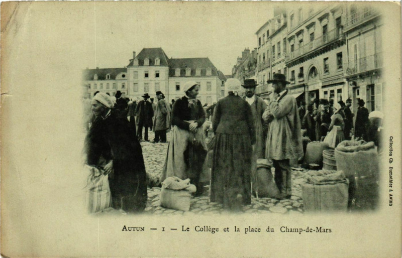 Carte postale ancienne Autun Le College et la place du Champ-de-Mars France à Autun