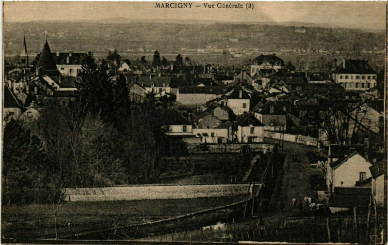 Carte postale ancienne Marcigny - Vue générale à Marcigny