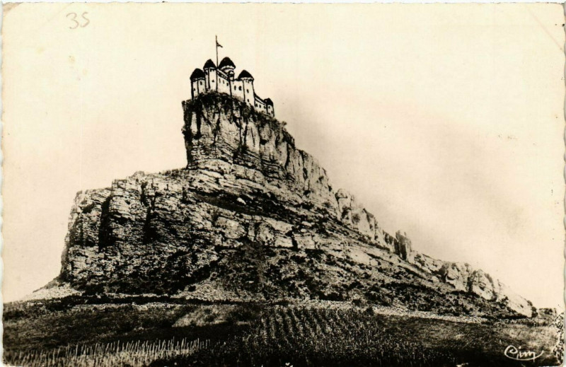Carte postale ancienne Env. de Macon - La Roche de Solutre à Mâcon