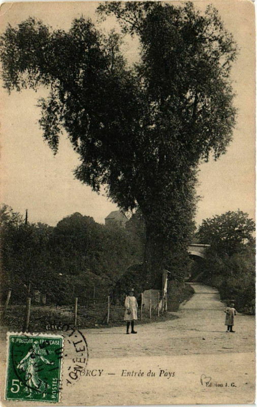 Carte postale ancienne Torcy - Entrée du Pays à Torcy