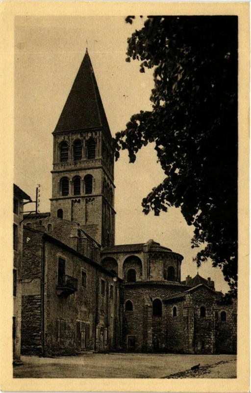 Carte postale ancienne Tournus - Eglise Saint-Philibert (Abside) à Tournus
