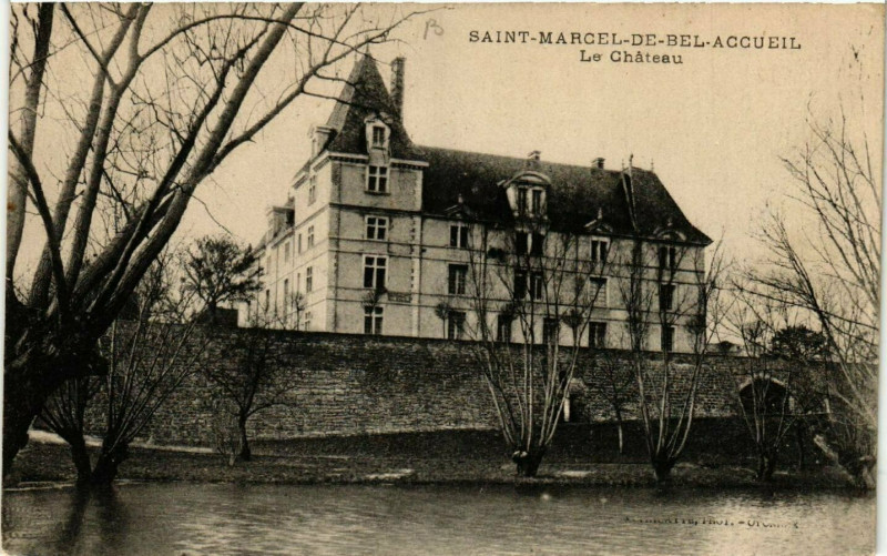 Carte postale ancienne Saint-Marcel-de-Bel-Accueil - Le Chateau à Château