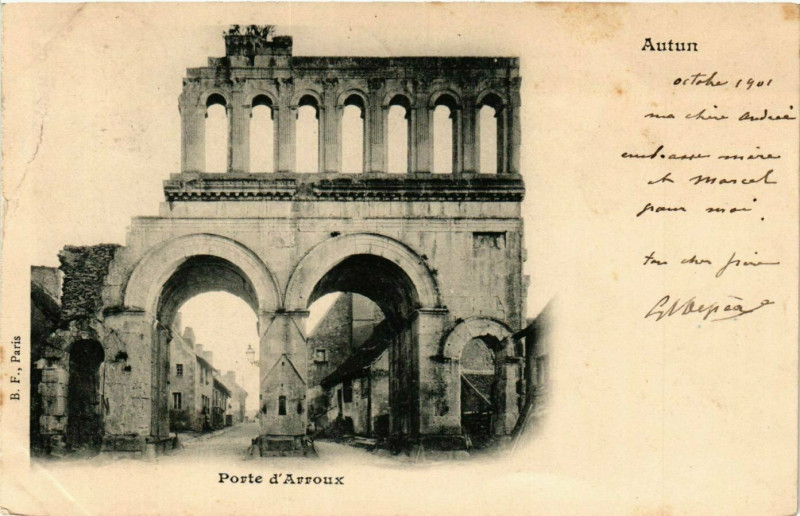 Carte postale ancienne Autun - Porte d'Arroux à Autun