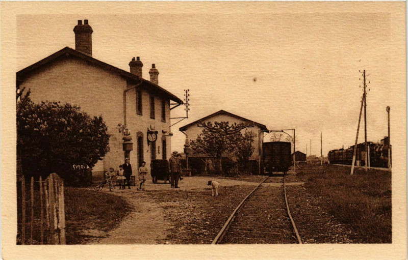 Carte postale ancienne Montret - La Gare à Montret