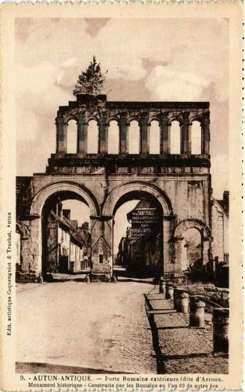 Carte postale ancienne Autun-Antique - Porte Romaine exterieure (dite d'Arroux) à Autun