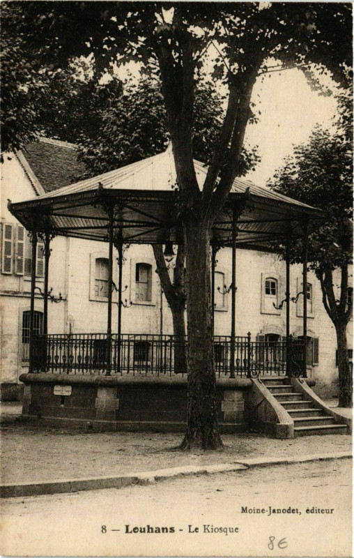 Carte postale ancienne Louhans - Le Kiosque à Louhans