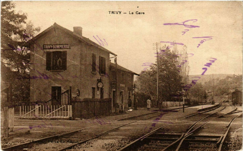 Carte postale ancienne Trivy - La Gare à Trivy