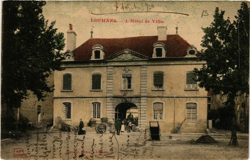 Carte postale ancienne Louhans - L'Hotel de Ville à Louhans