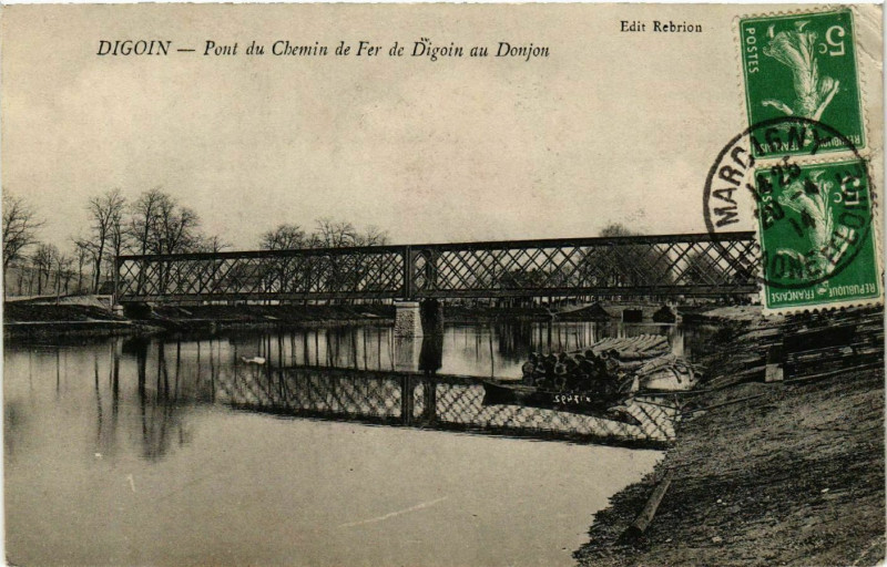Carte postale ancienne Digoin - Pont du Chemin de Fer de Digoin au Donjon à Digoin