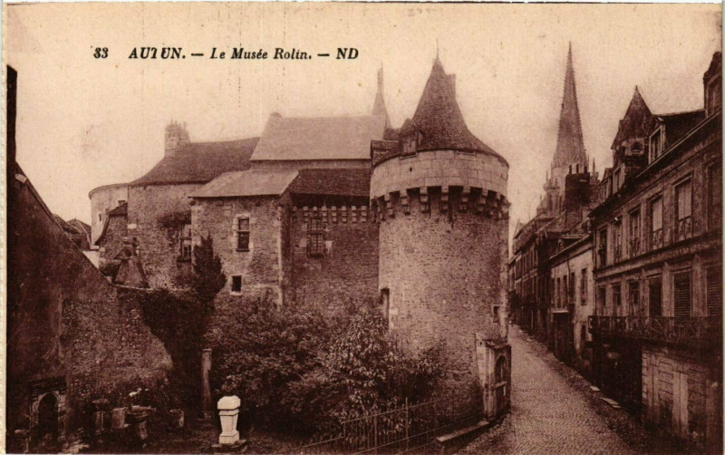 Carte postale ancienne Autun - La Musée Rolin à Autun
