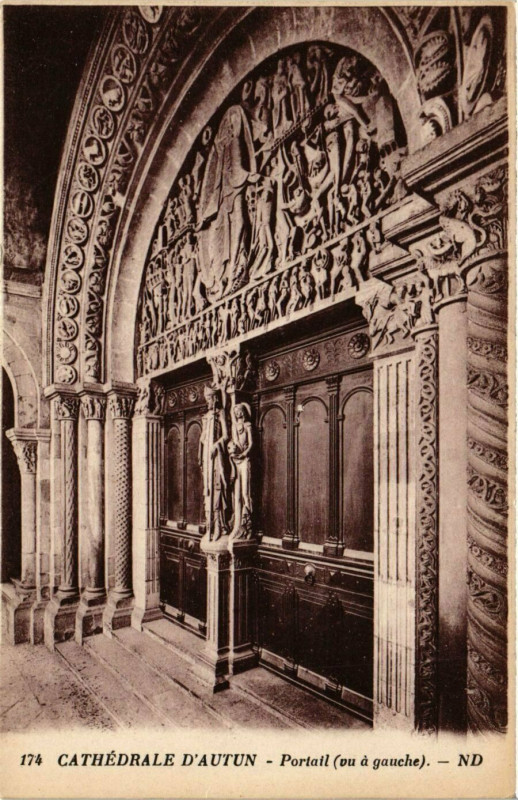 Carte postale ancienne Cathedrale d'Autun - Portail (vu a gauche) à Autun