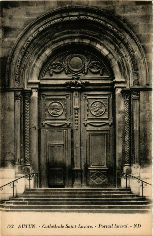 Carte postale ancienne Autun - Cathedrale Saint-Lazare - Portail lateral à Autun
