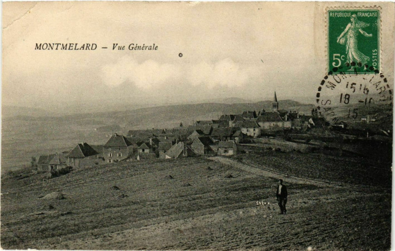 Carte postale ancienne Montmelard - Vue générale à Montmelard