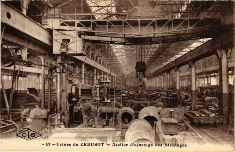Carte postale ancienne Usines du Creusot - Atalier d'ajustage des Blindages
